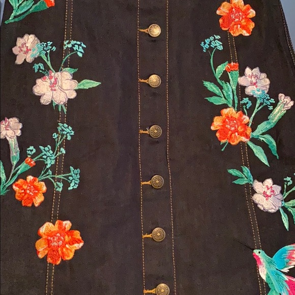Embroidered denim skirt - Picture 3 of 3